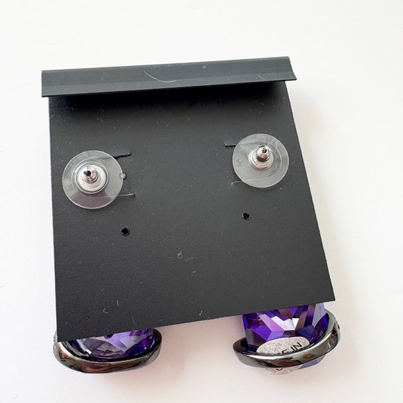 Noir NYC spiral hugging earrings - Picture 3 of 7